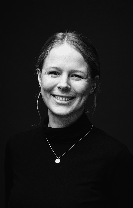 Portrait von Fiona Tomberger, der Dualen Studentin bei der Hamburger Designagentur twotype design